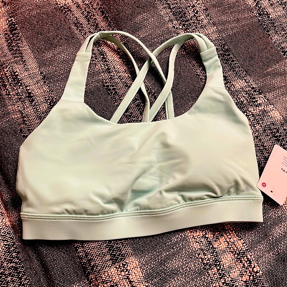Lululemon energy bra. Sports bra. Size 4. NWT. Wild mint. sold out color!